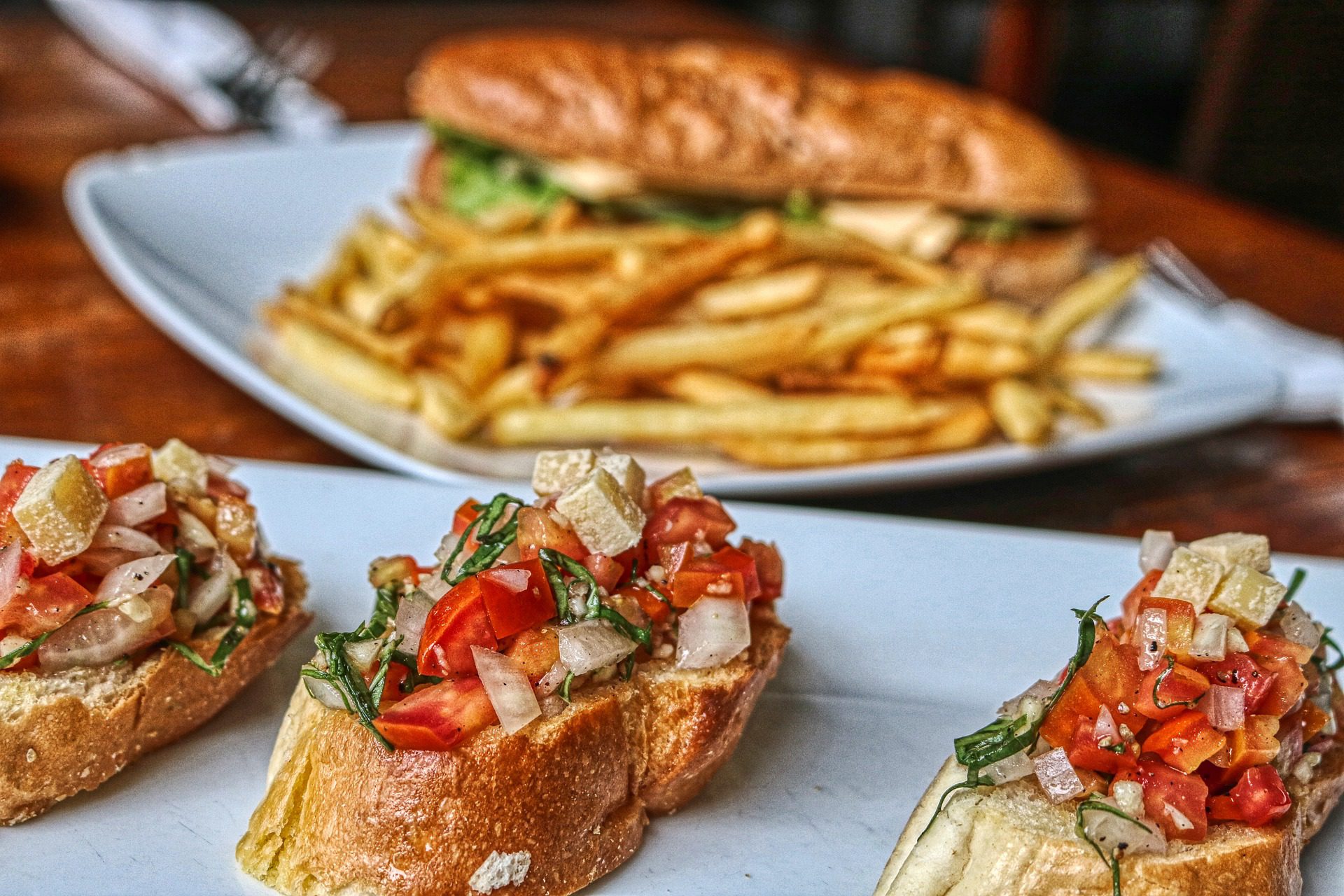 Gosta de aperitivo? Experimente a Bruschetta Italiana, você vai se surpreender com essa delícia da culinária italiana!