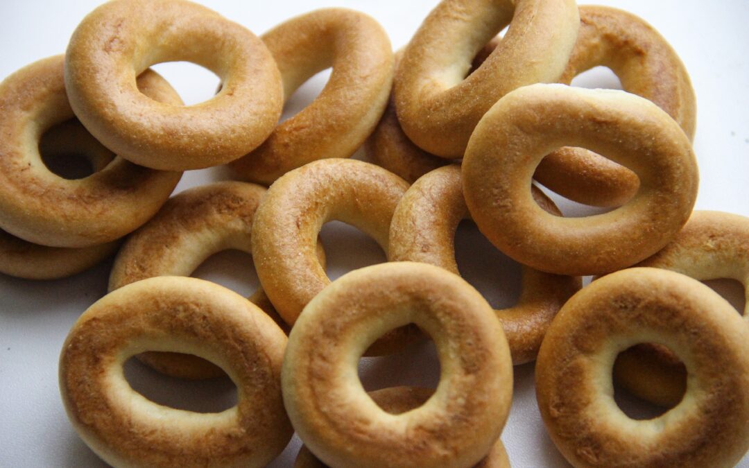 Rosquinhas de creme de leite assadas, prontas em menos de 1 hora