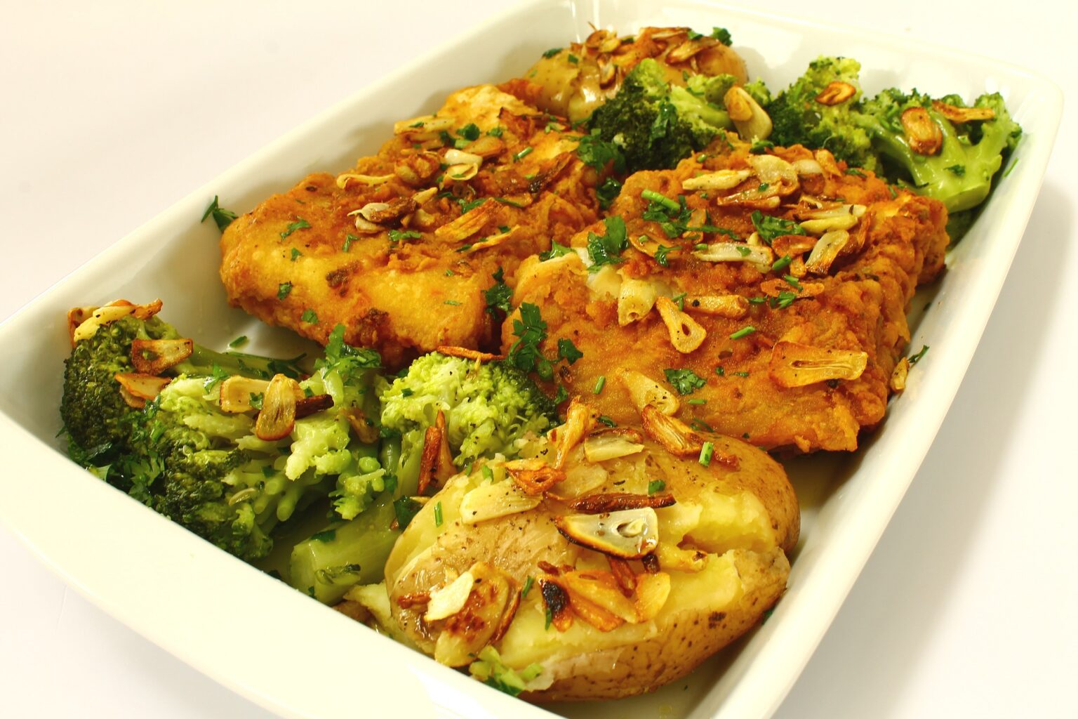 Bacalhau à lagareiro, somente 6 ingredientes para preparar essa receita! bacalhau