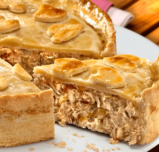 Empadão de frango, uma delícia para servir para toda sua família!