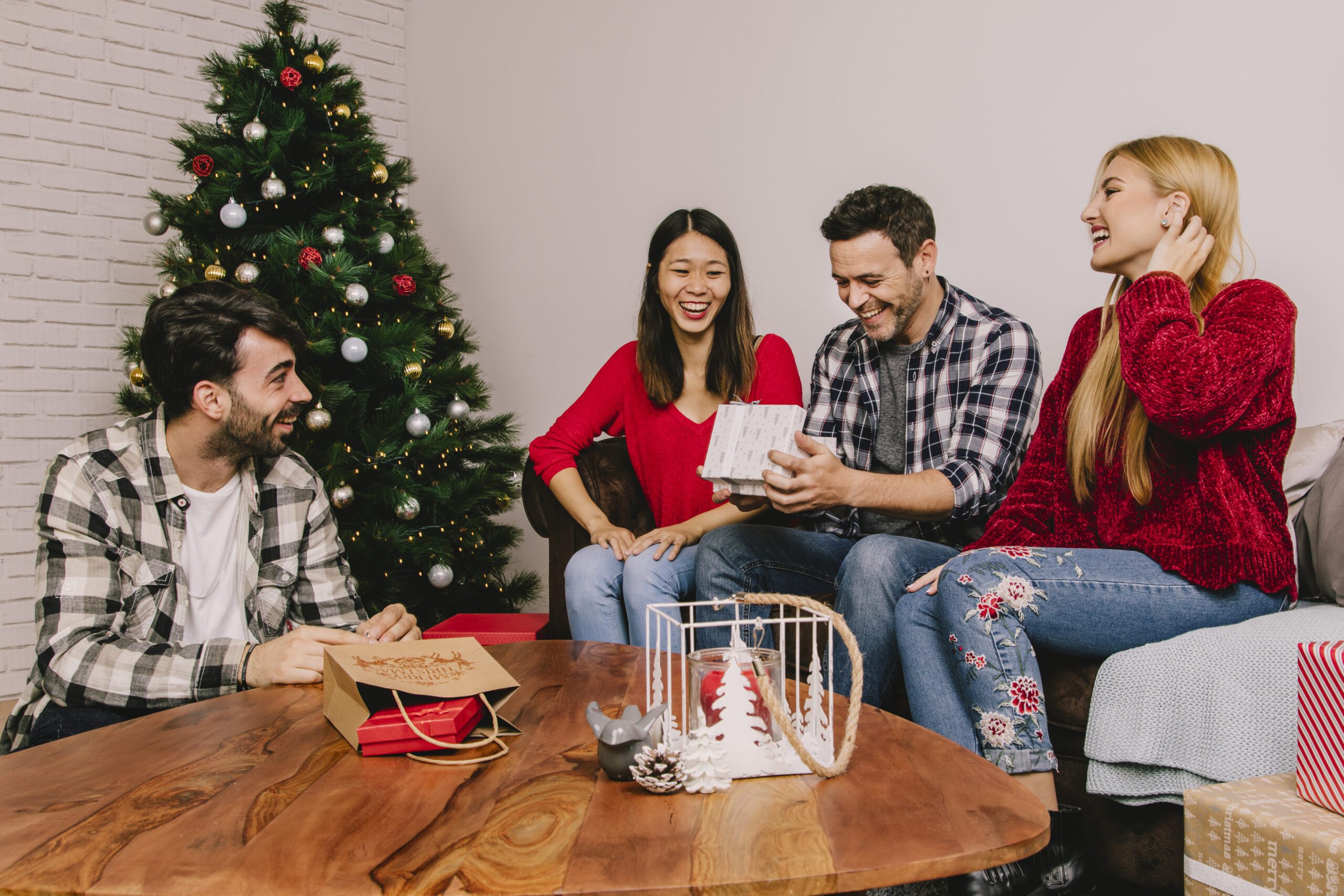 Ainda está na dúvida sobre qual presente dar ao amigo secreto de natal? Confira 20 dicas que vão te ajudar!