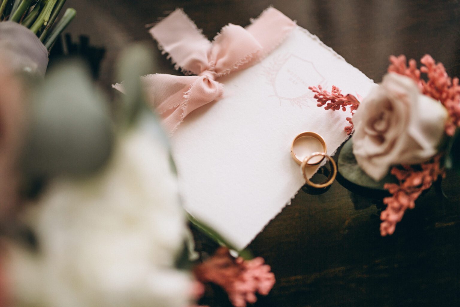 Você sabe o que são “bodas de casamento” e quais são os nomes dados para cada aniversário de matrimônio? bodas de casamento