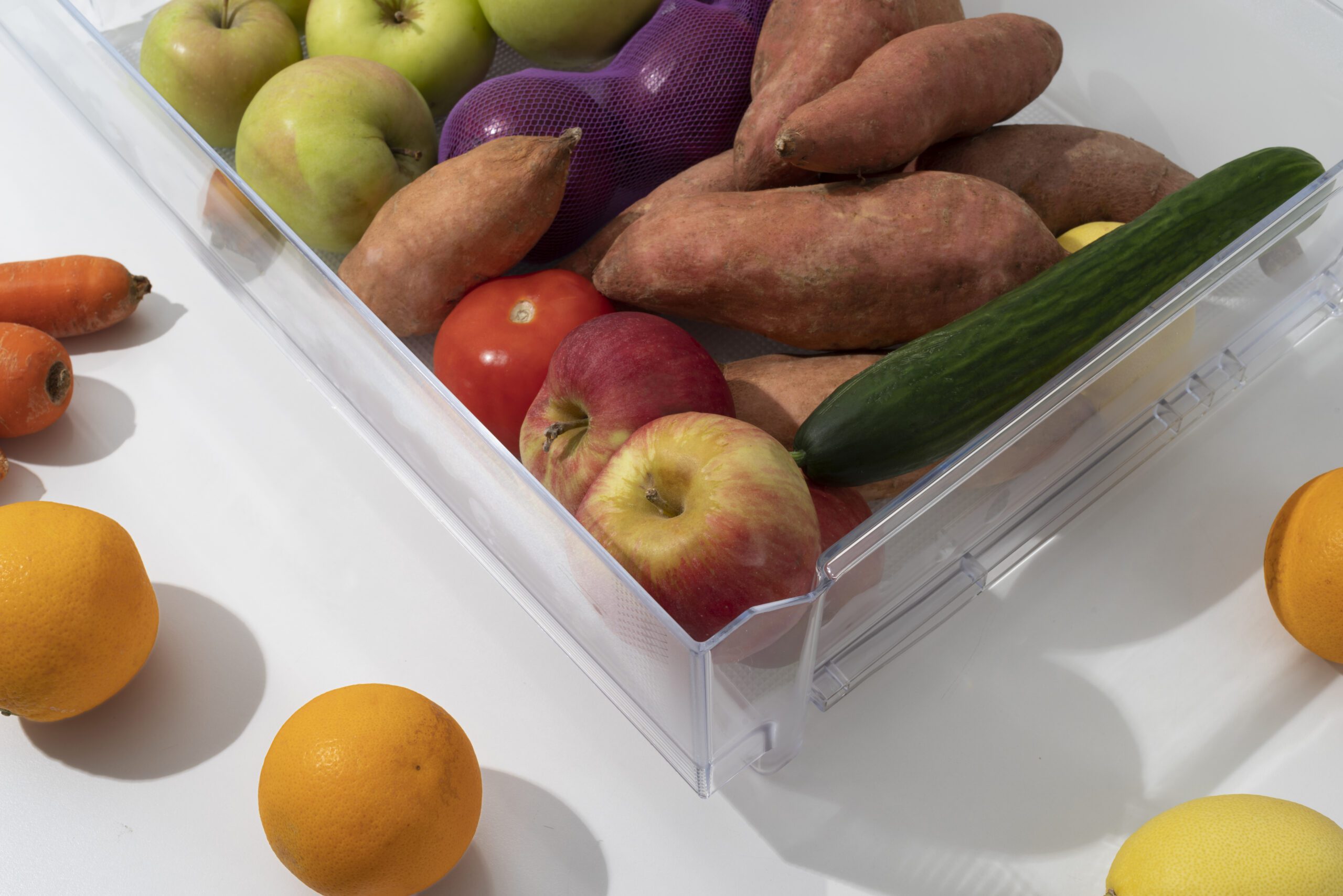 Dentro ou fora da geladeira? Qual é a maneira correta de armazenar as frutas e legumes!